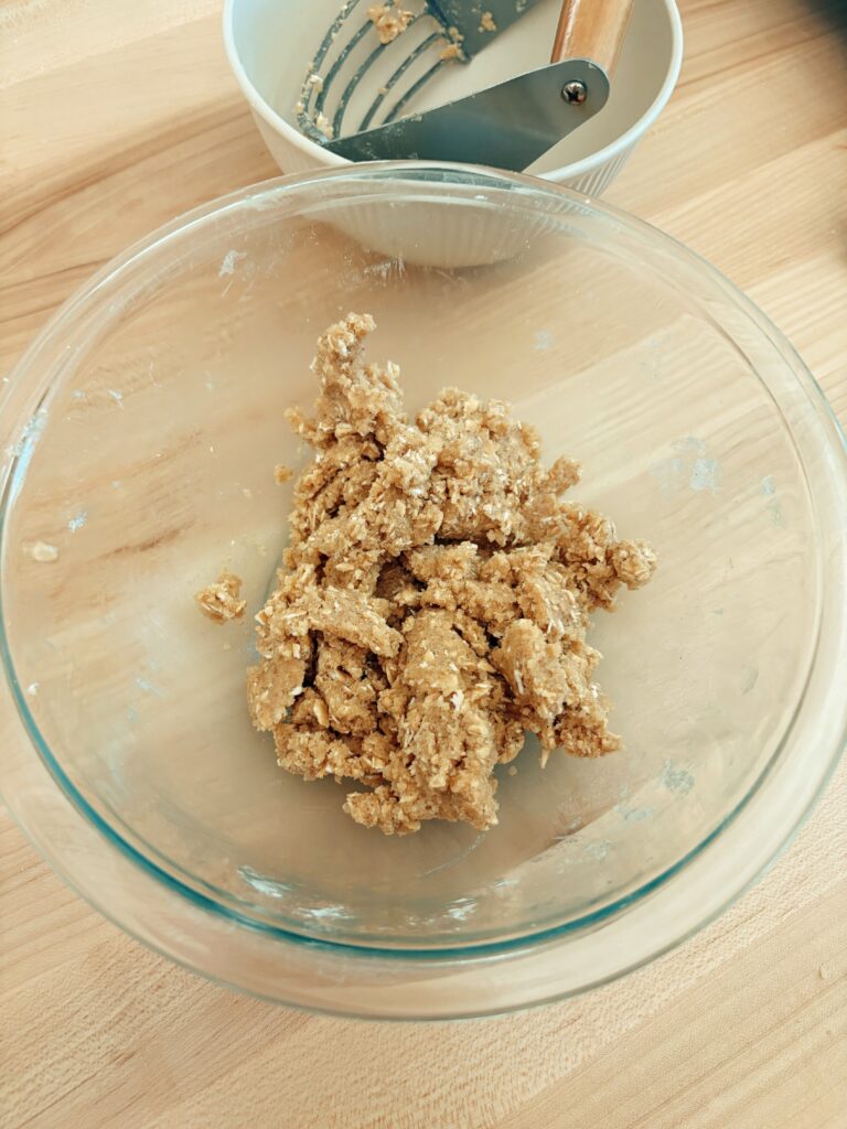 The butter has now been completely combines. the crumble mixture is now looking more dough like. 